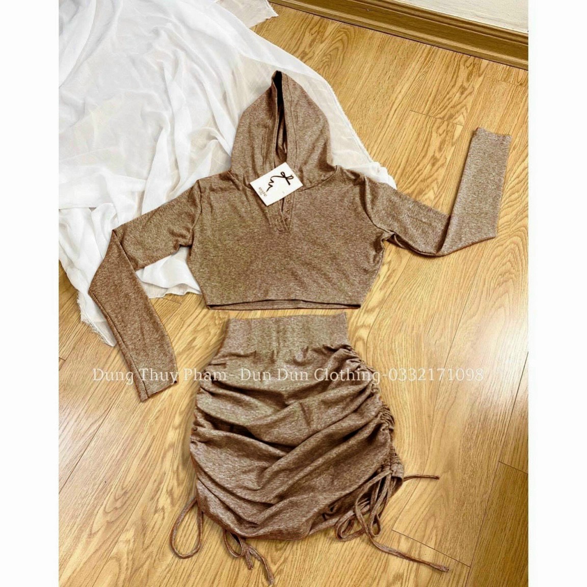 Set đầm cộng áo chất liệu thun gân tôn dáng tôn da cho các quý cô