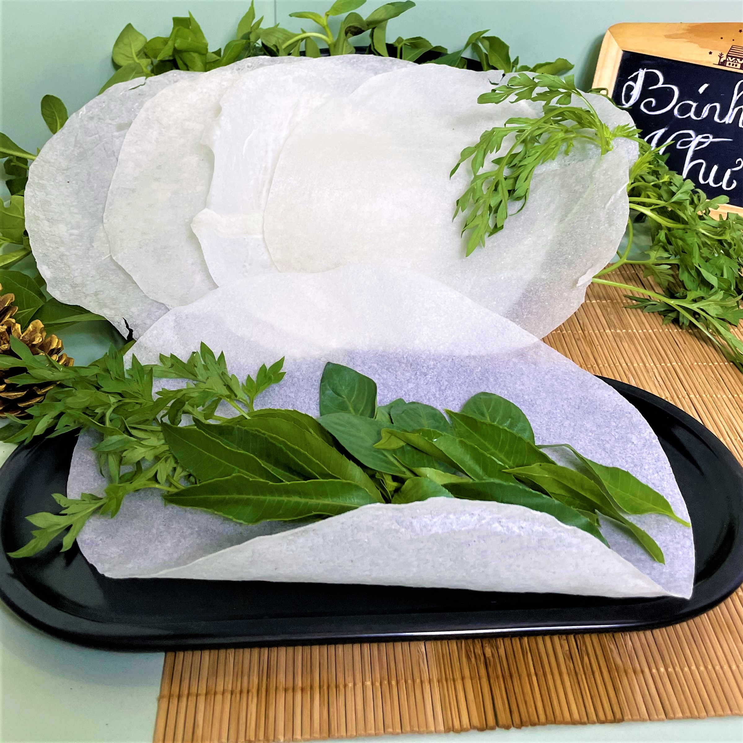 Bánh tráng nướng phơi sương như bình dùng cuốn thịt luộc chuẩn hoàng ty ngon hết ý