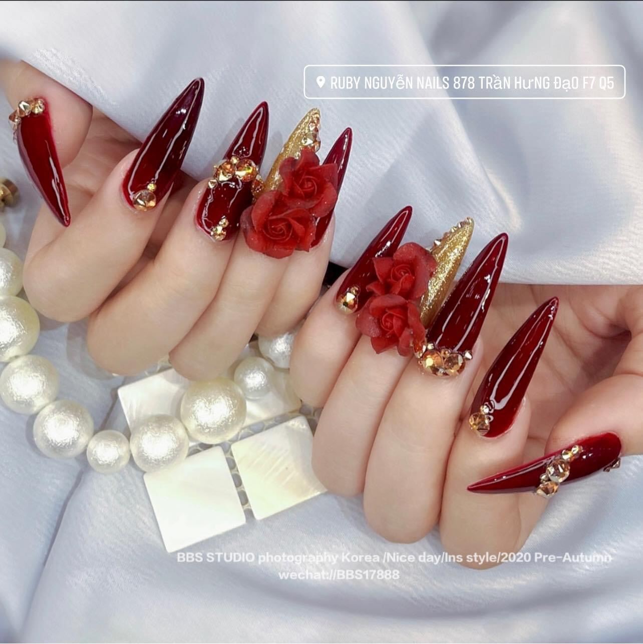 Móng thiết kế đẹp y hình.