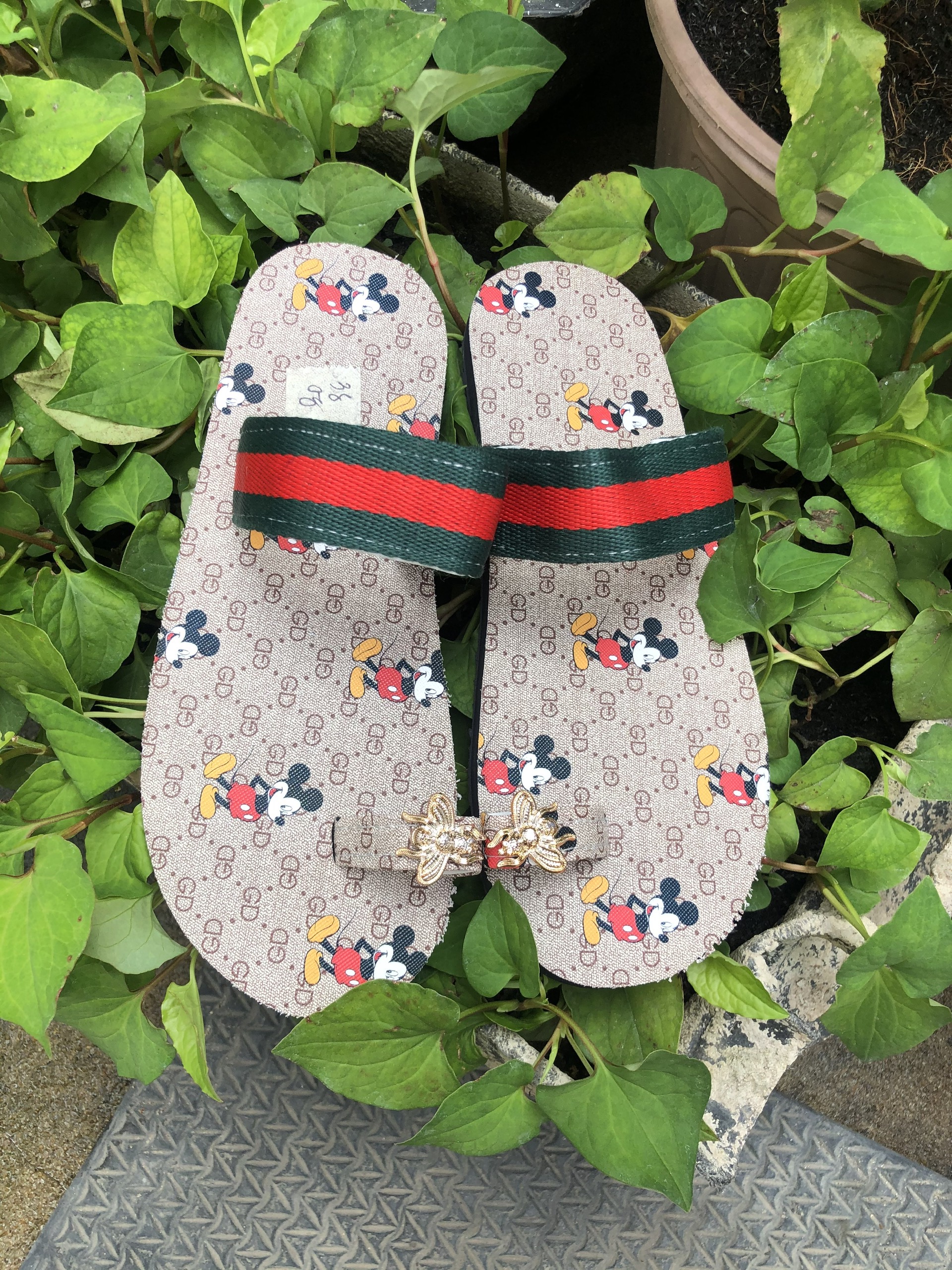 Sandal chip chip dép sỏ ngón nữ đế micky màu vàng quai dù