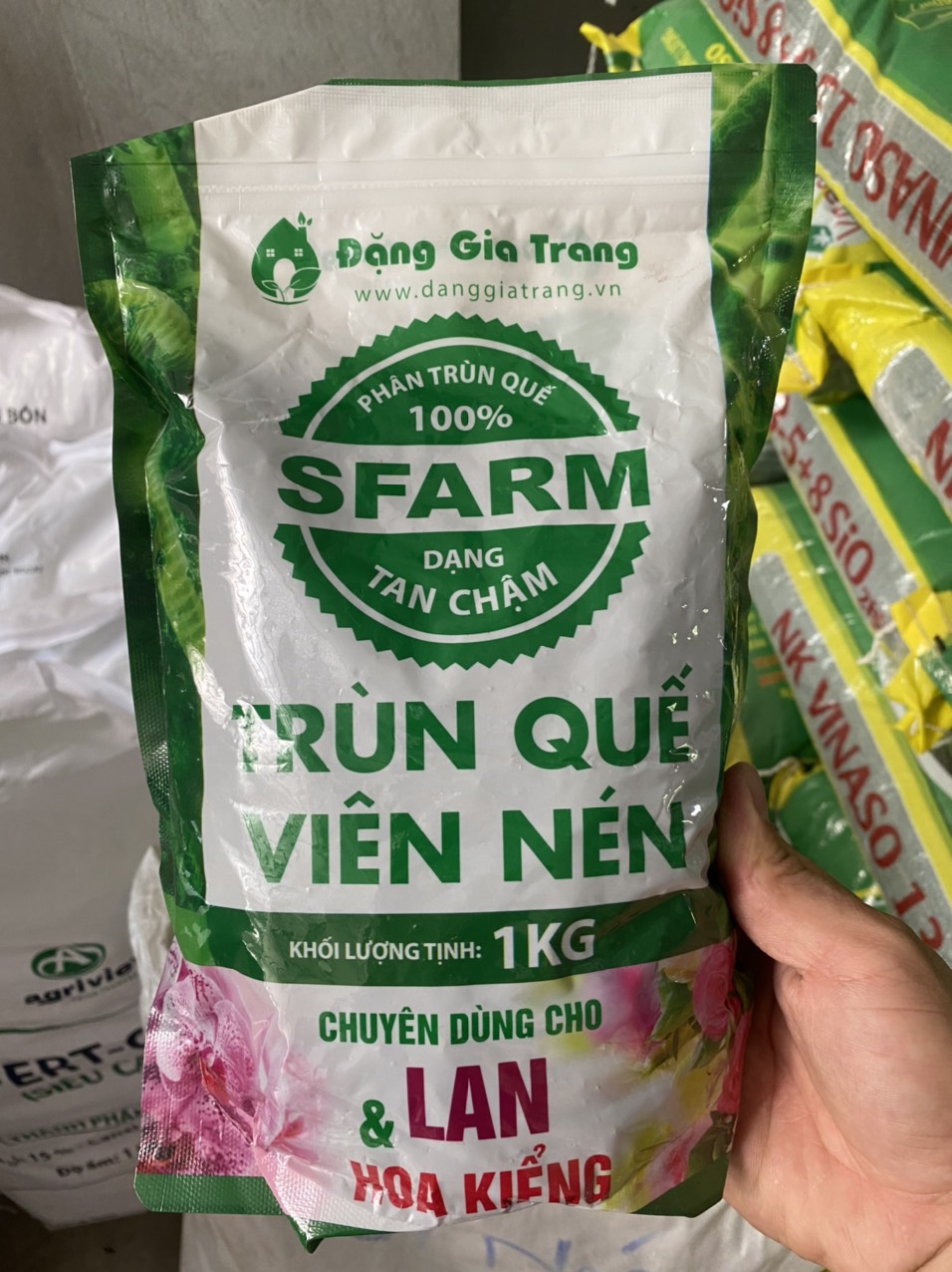 Phân trùn quế viên nén Đặng Gia Trang Sfarm