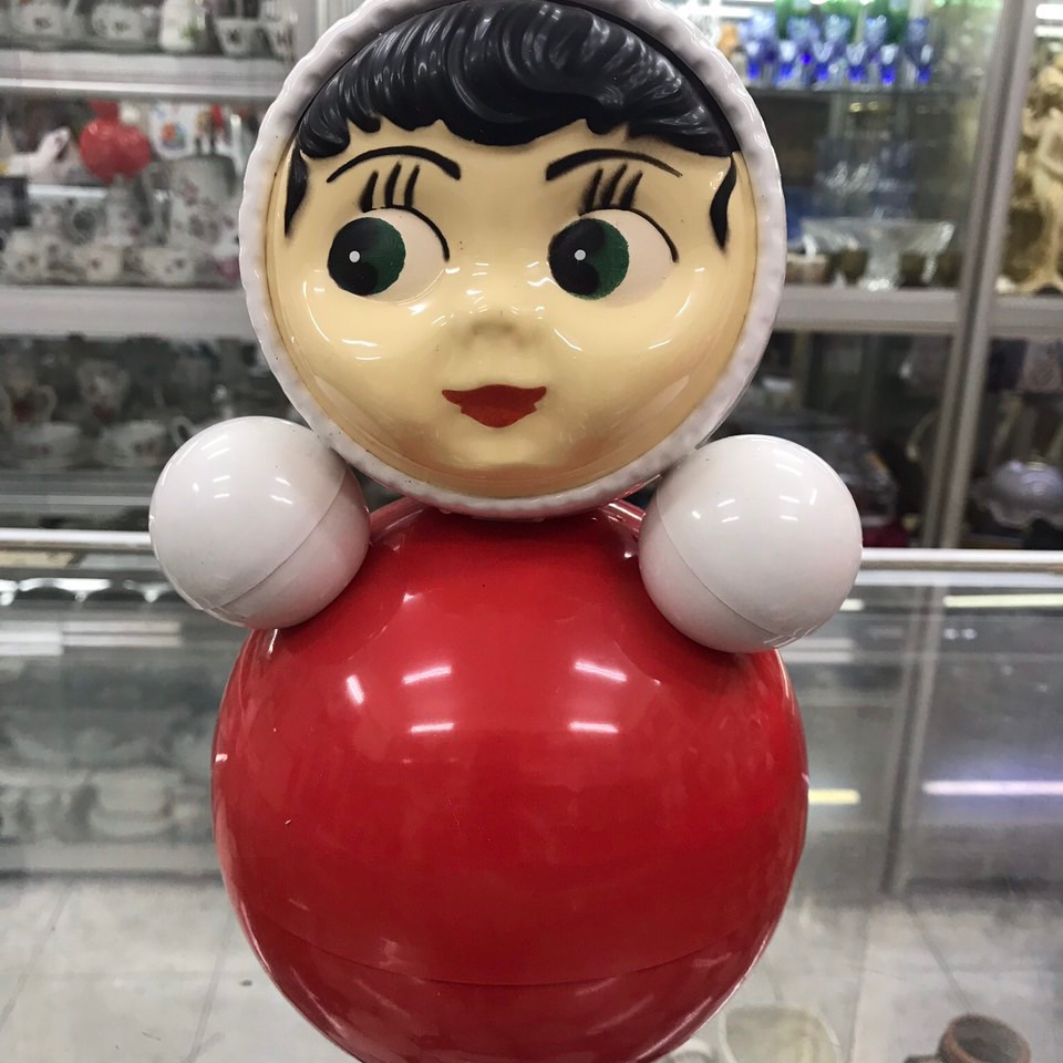 Lật đật nhựa hình bé gái số 3