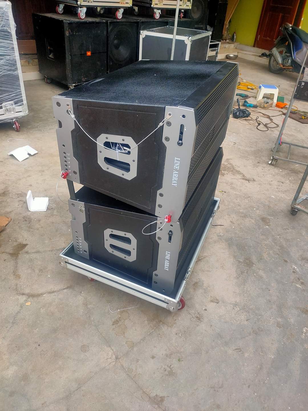 TỦ ĐỰNG LOA ARRAY 40