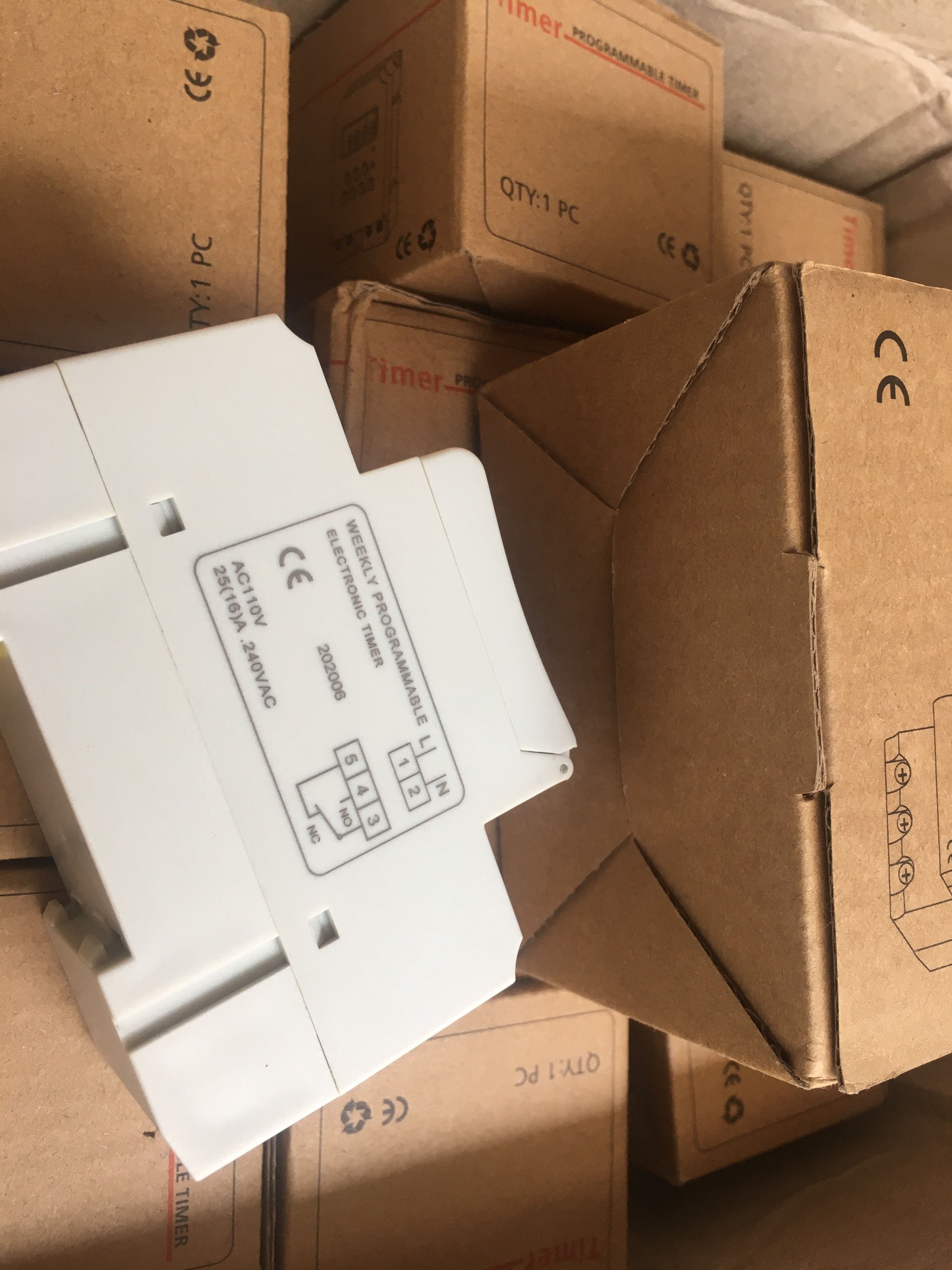 [HCM]Công tắc hẹn giờ điện thông minh timer hẹn giờ tiết kiệm điện hẹn giờ bạt tắt THC15A 220V 16A Màn Hình LCD Kỹ Thuật Số