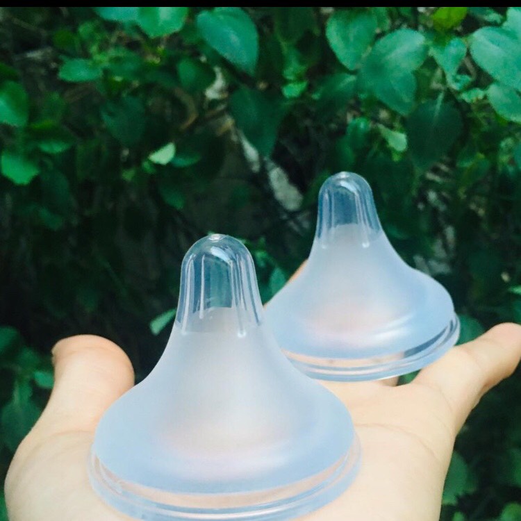 Núm ty, núm vú set 2 chiếc kichilachi cổ rộng thay thế bình sữa cho bé