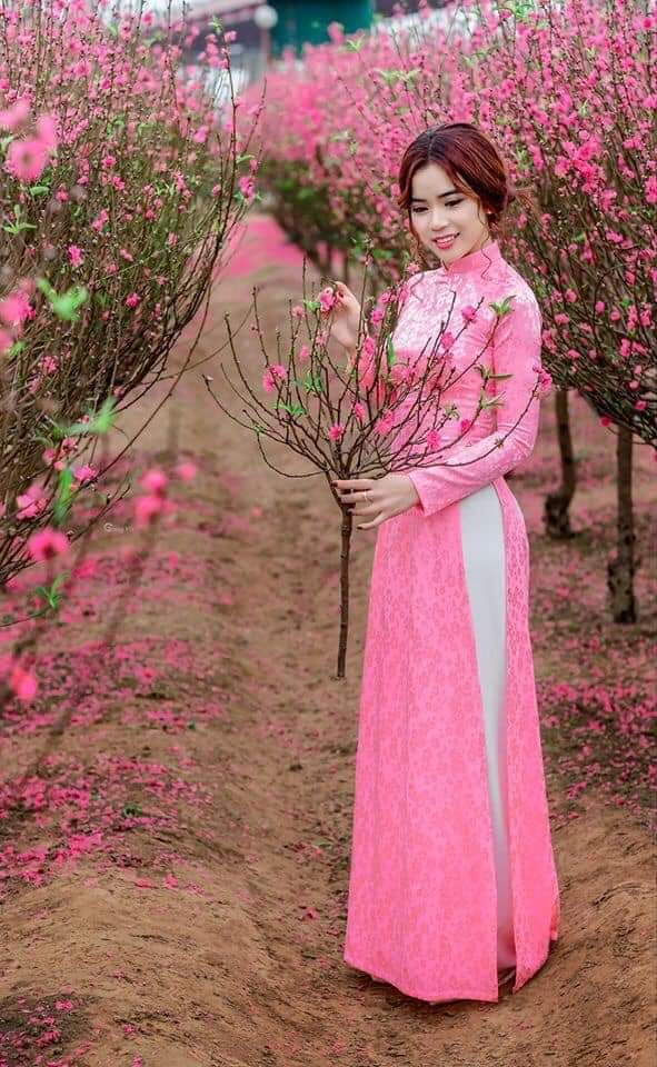 Bộ Áo Gấm In Họa Tiết chìm kèm quần Lụa