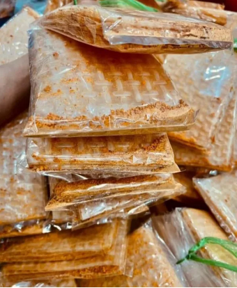 Bánh tráng muối nhuyễn lắc