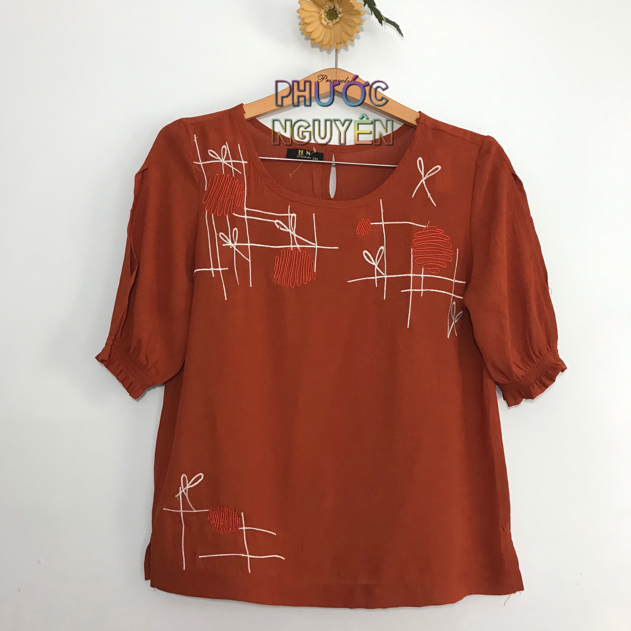 ÁO VOAN DẬP VÂN TAY LỠ THÊU HOA CHO QUÝ CÔ TỪ 54 ĐẾN 68KG - PHƯỚC NGUYÊN