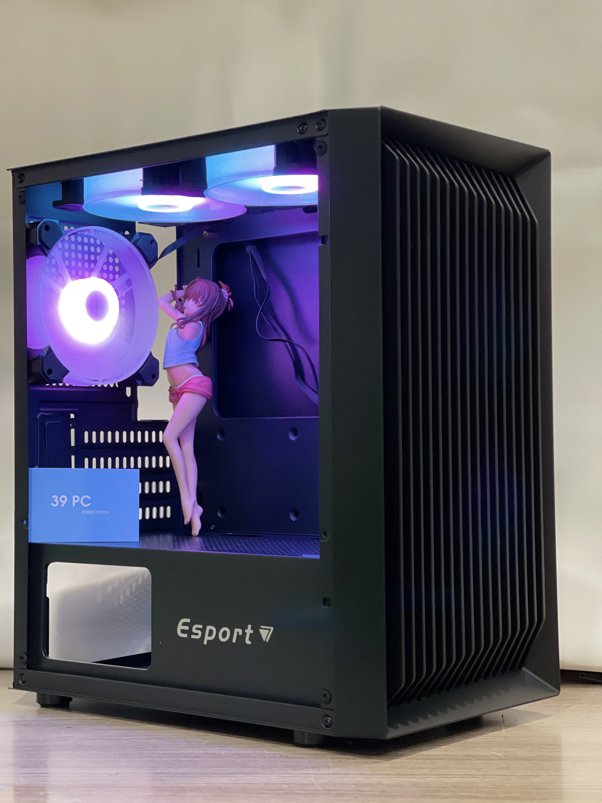 Vỏ case gaming matx mặt hông cường lực, nhỏ gọn, tiết kiệm không gian
