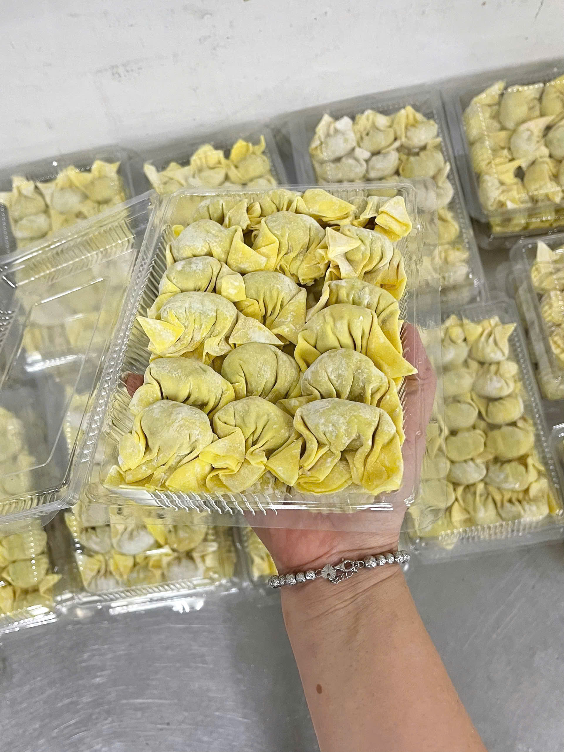 Hoành Thánh nhân thịt nhà làm - Hộp 500g 30-32 cái ( Giao HCM )