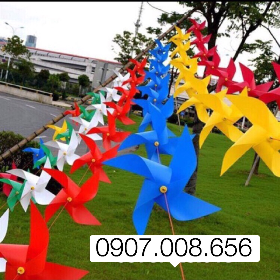 Combo 200 chong chóng 24cm đủ màu, kèm dây và phụ kiện. Dùng để trang trí quán cà phê, nhà hàng, trường mầm non, phim trường chụp ảnh, đường phố, lễ hội.