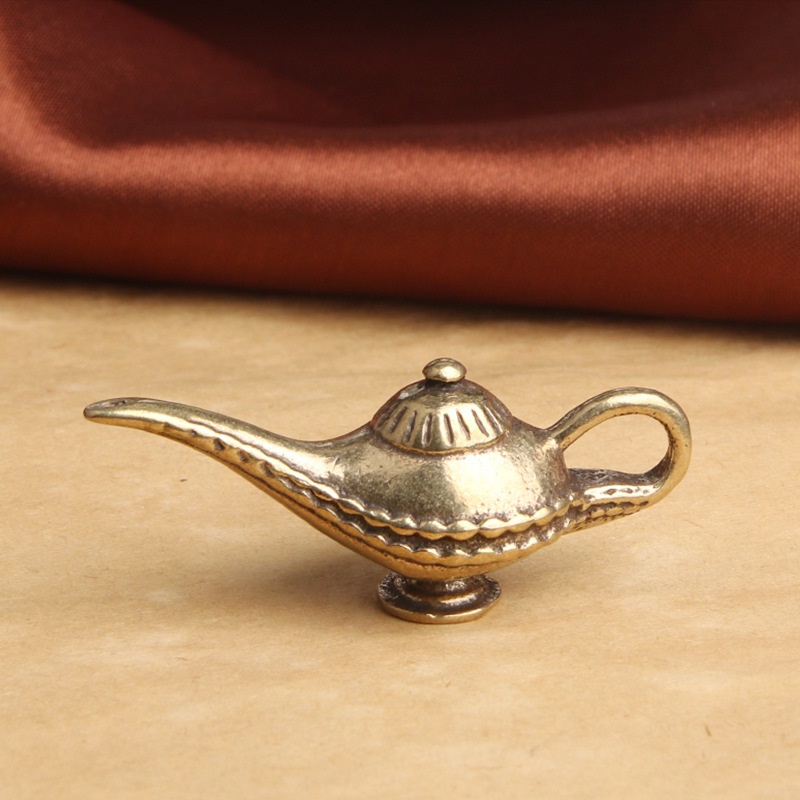 Tượng Nhỏ Phong Thủy Bằng Đồng Kiểu Dáng Hình Cây Đèn Thần (Kích Thước: 4.6cm x 1.9cm)