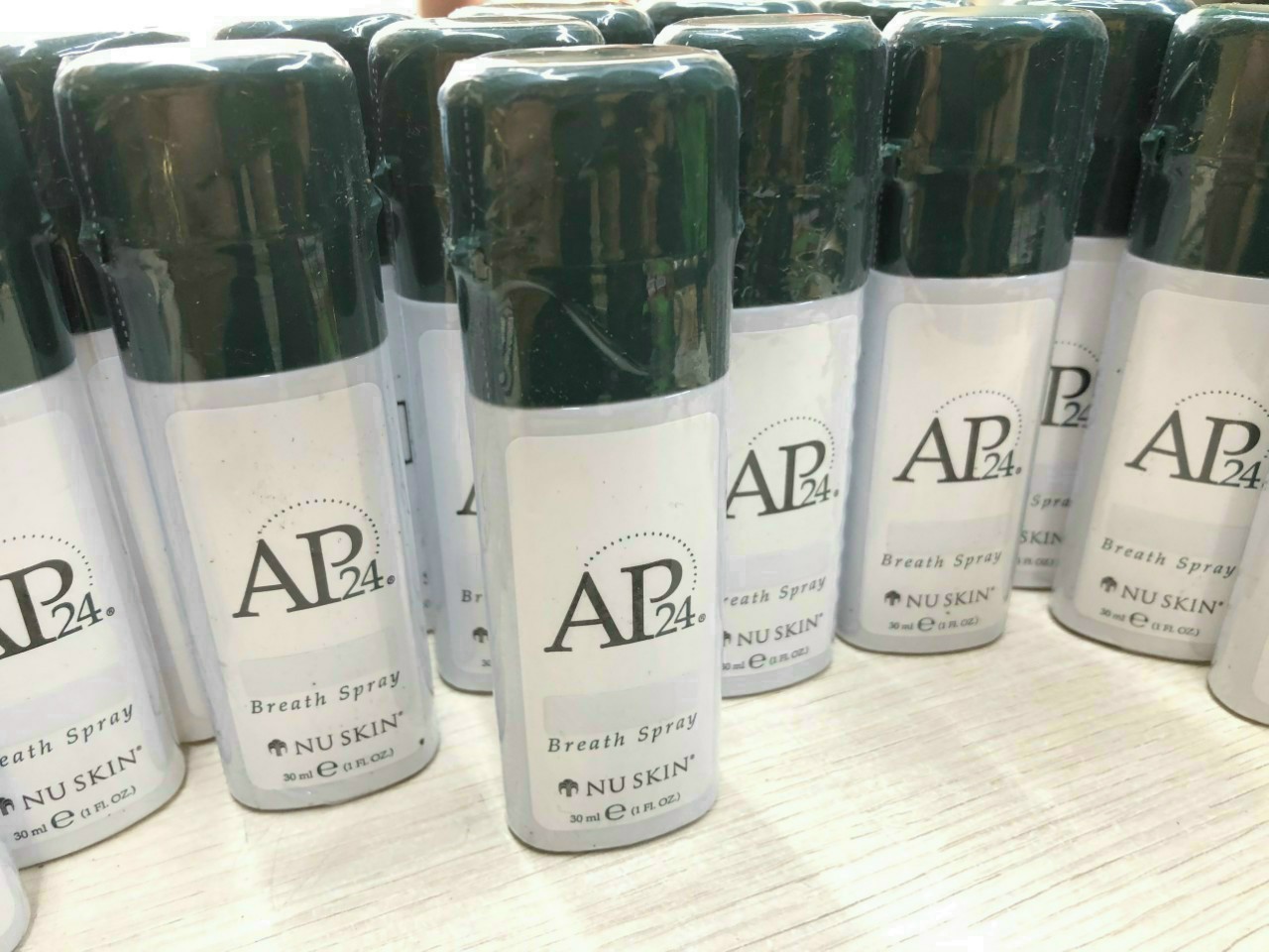 Nước xịt thơm miệng AP24 Anti-Plaque Breath Spray 30ml của Mỹ