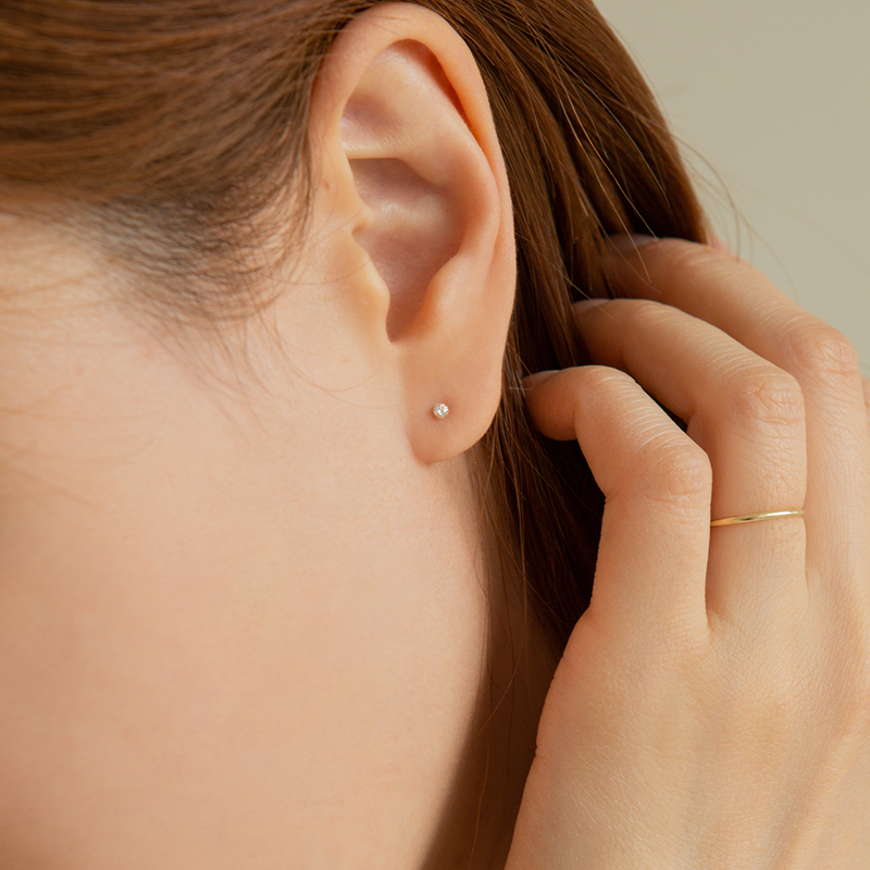 Khuyên tai vàng 14k Hàn Quốc đính đá 2mm - Enuf Jewelry