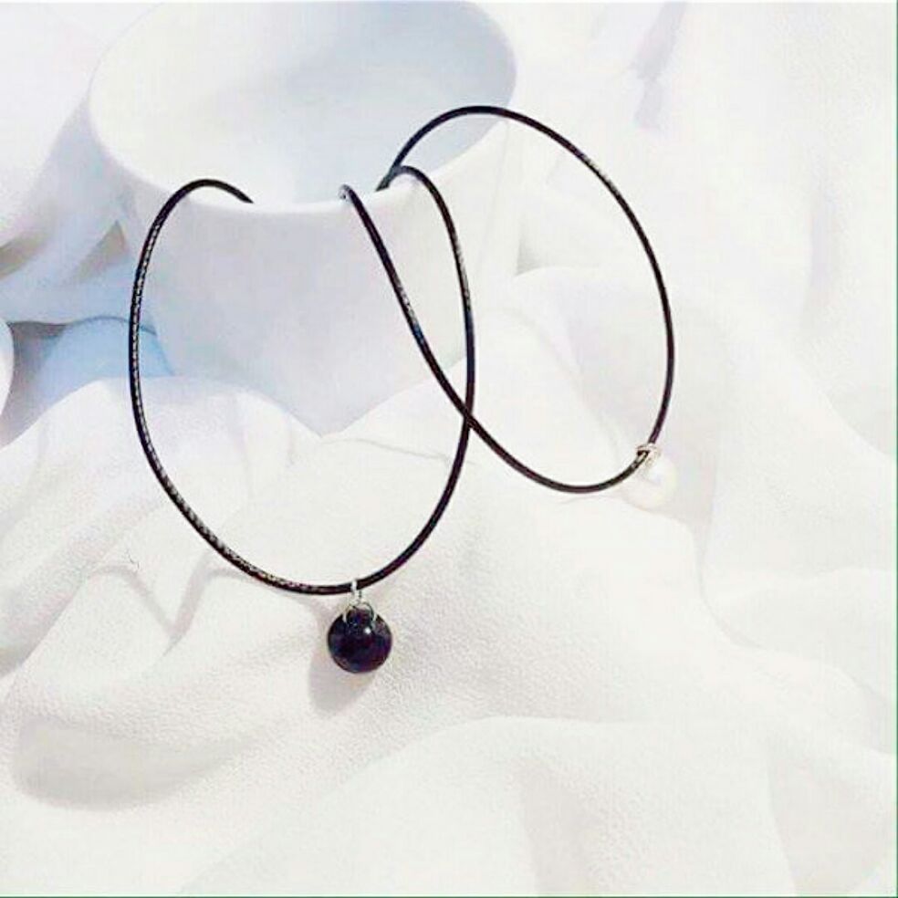 Vòng Chocker cổ hạt đen, hạt trắng