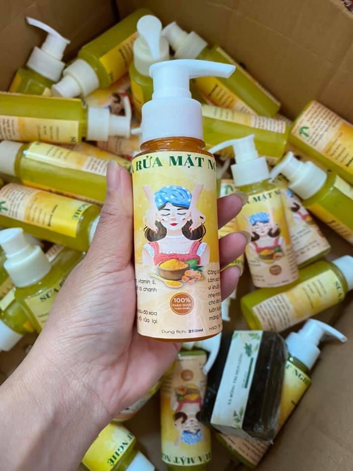 Sữa rửa mặt nghệ trắng da