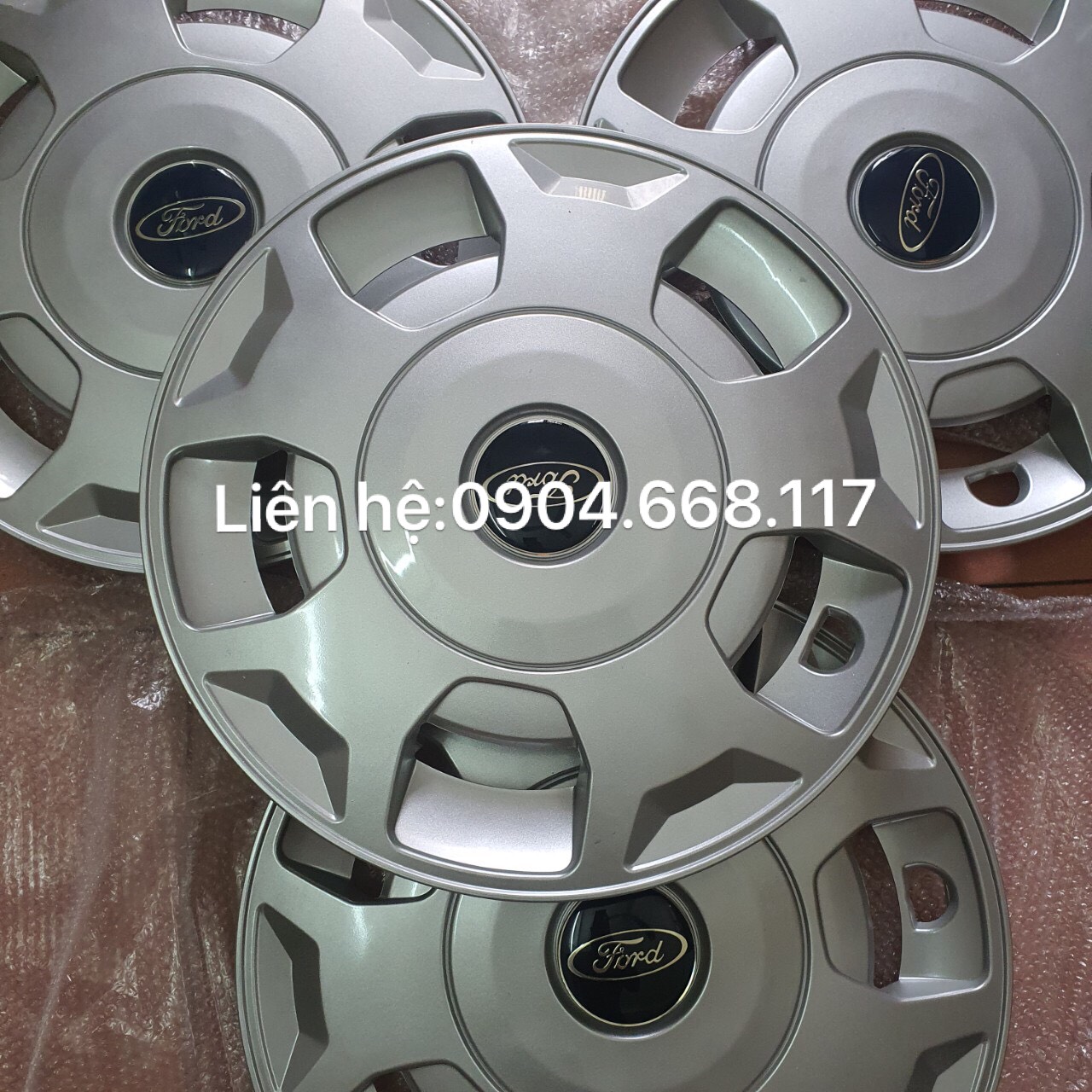 Ốp la răng Ford Transit