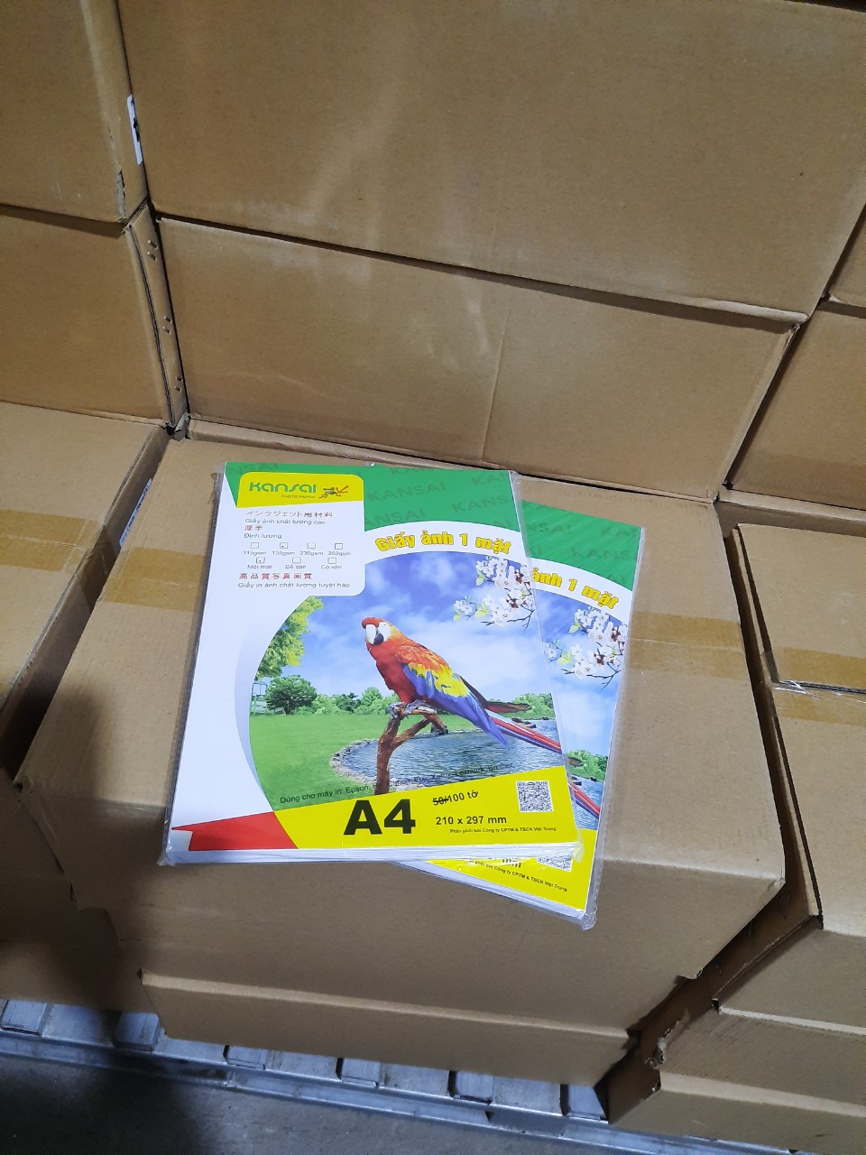 Giấy ganh bóng 1 mặt a4 250 gsm