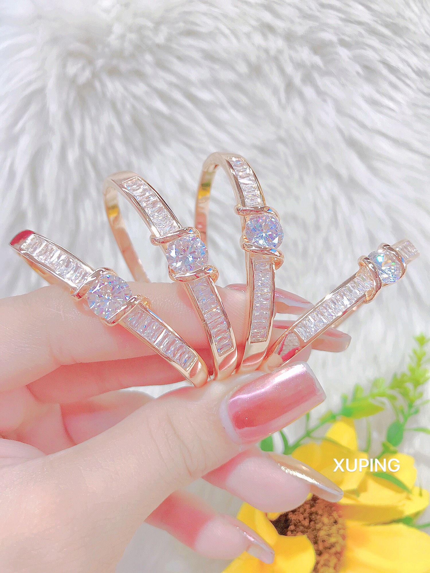 [ Vòng Tay Titan Nữ Thiết Kế Hàn Quốc, Chất Liệu Lõi Bạc Thái - Vĩnh Viễn Không Đen ] JURISHOP - V5102 - Vòng tay nữ titan đính đá thiết kế tinh xảo