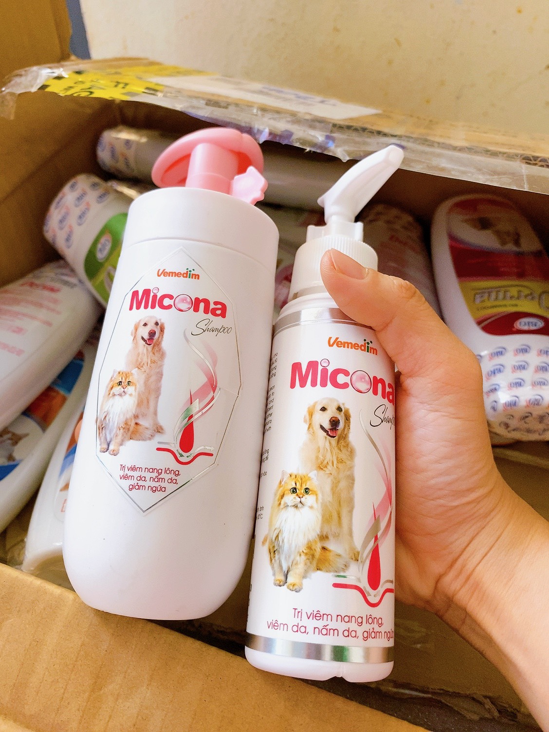 Sữa tắm nấm ghẻ rụng lông cho chó mèo micona 200ml chai lớn