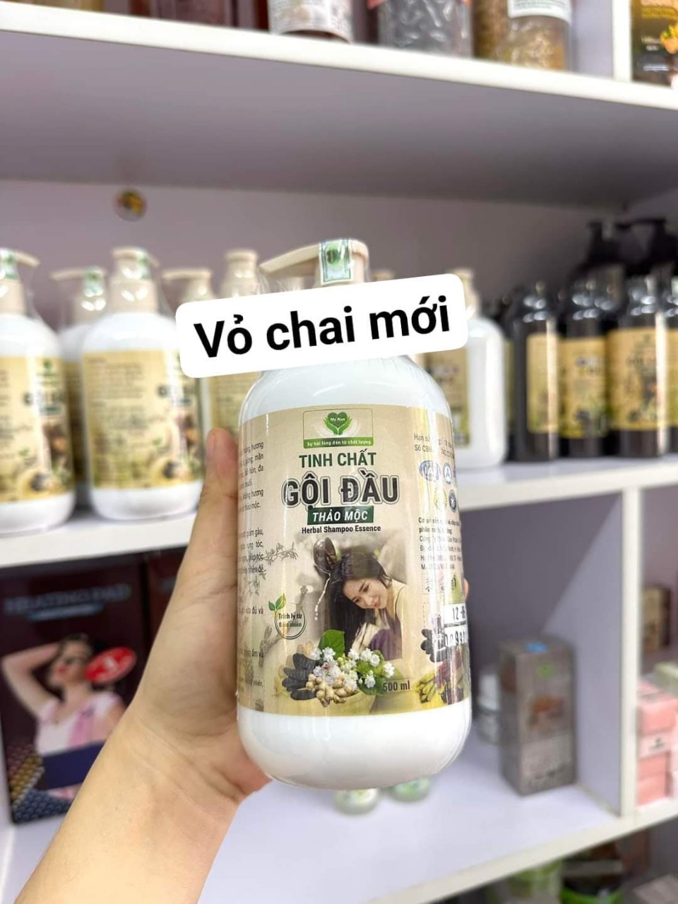 Dầu gội thảo mộc mẹ Ken-Chai 500ml, làm mượt tóc giúp tóc óng ả, mềm , giảm chẻ ngọnGiúp mọc tóc con lên sau đợt rụng