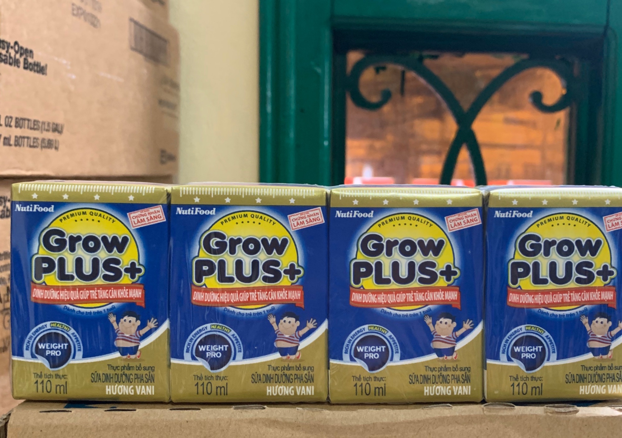 1 thùng sữa pha sẵn GROW PLUS TCKM XANH 110ml