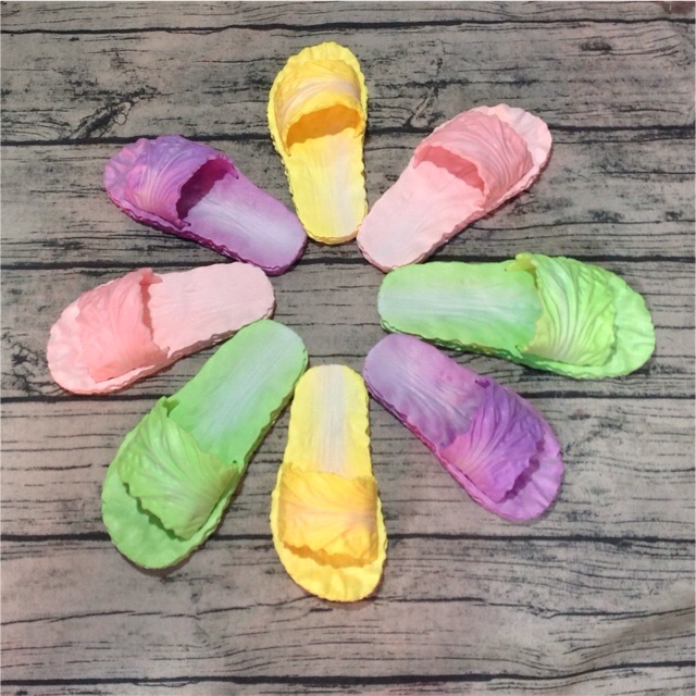 Dép bắp cải cho mẹ bé