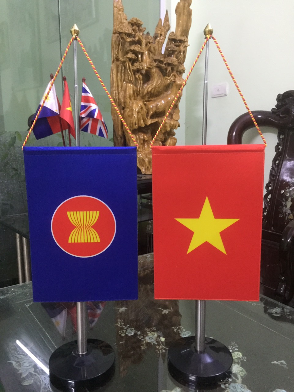 Cờ để bàn làm việc