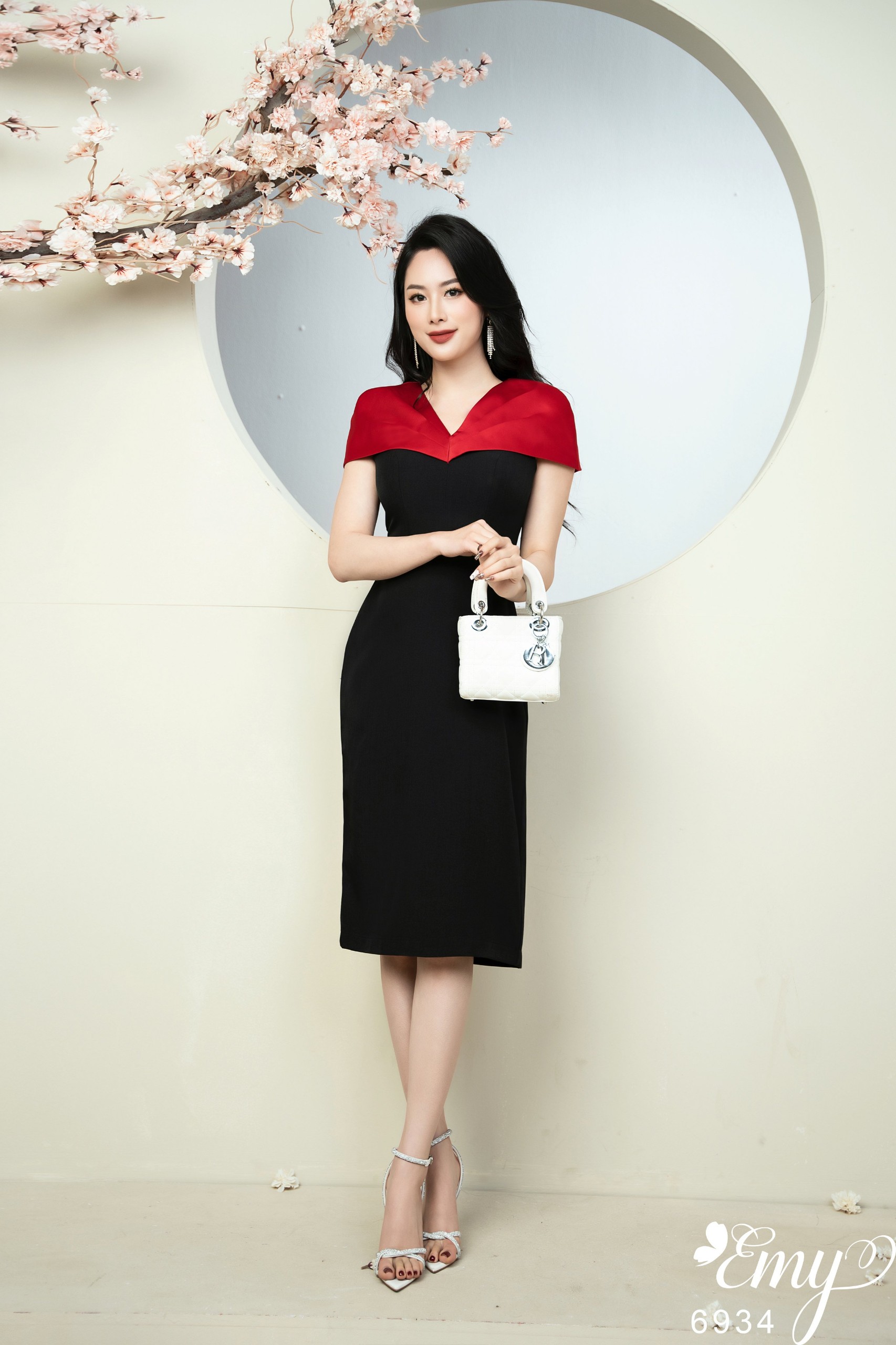 Đầm emy em6934 body phối cổ v
