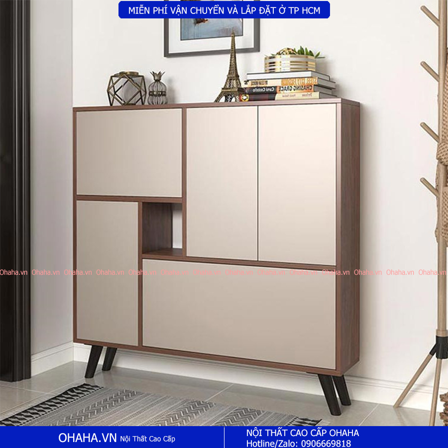 Tủ giày gỗ SQUARE02: Tủ giày gỗ SQUARE02 mang đến cho không gian nhà bạn nét đặc trưng của phong cách châu Âu cổ điển. Thiết kế mới mẻ, hiện đại, phù hợp với mọi không gian, tạo điểm nhấn cho phòng khách hoặc phòng ngủ.