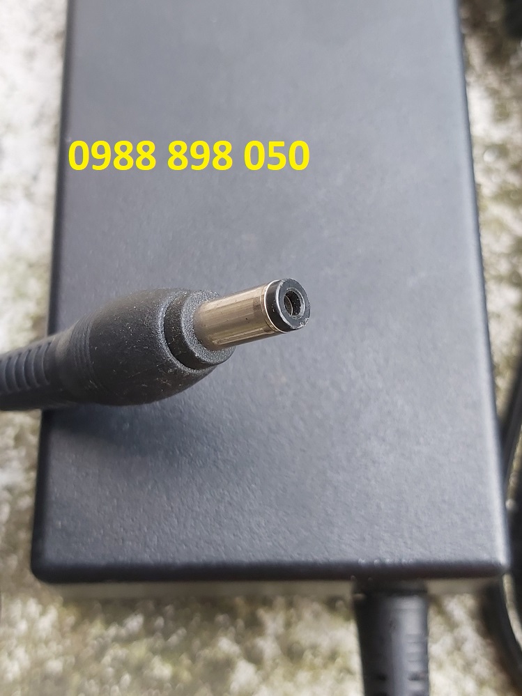 Sạc laptop 19v 6.32a toshiba loại tốt