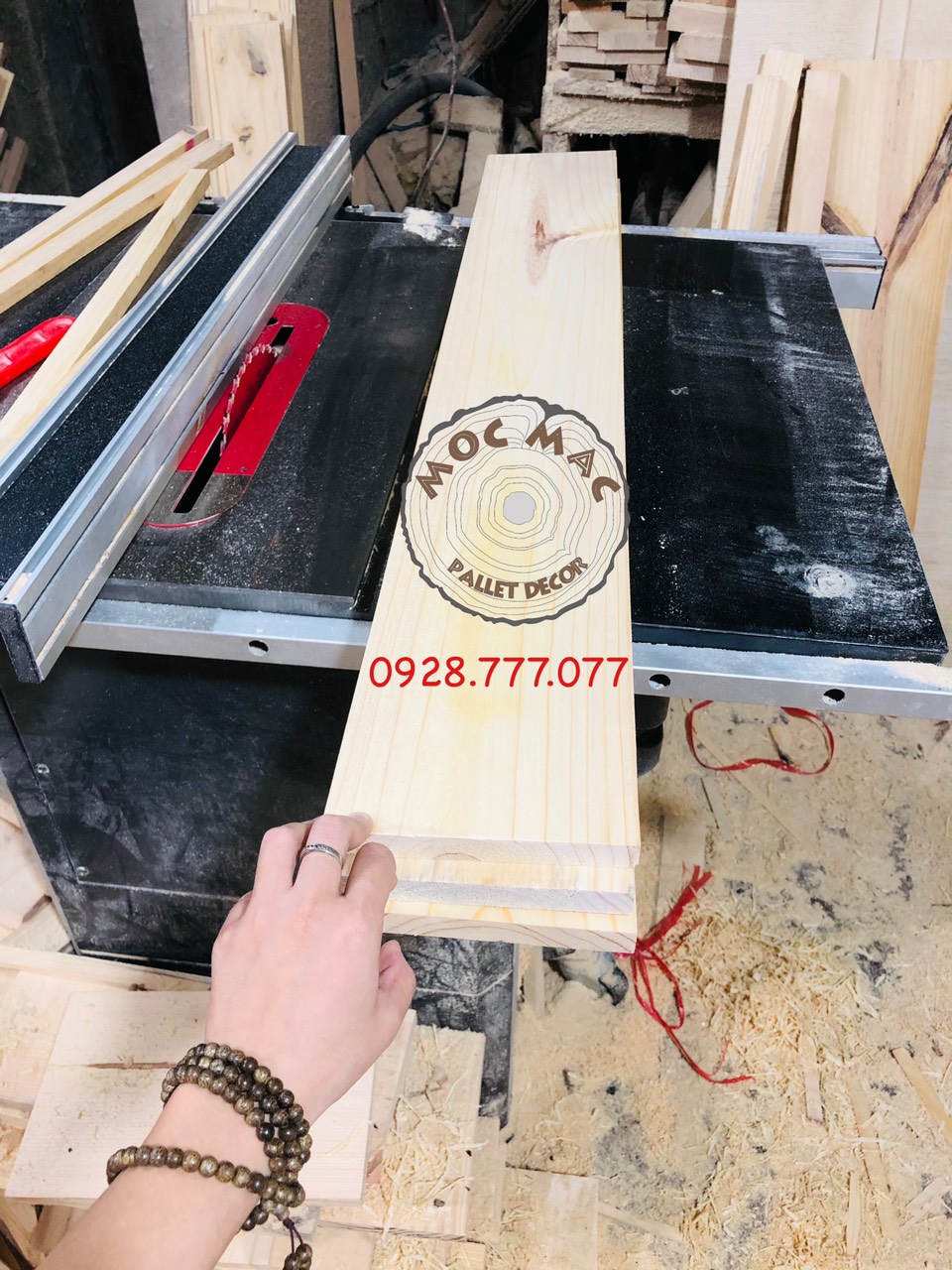 Thanh gỗ thông dài 80 x rộng 15 cm