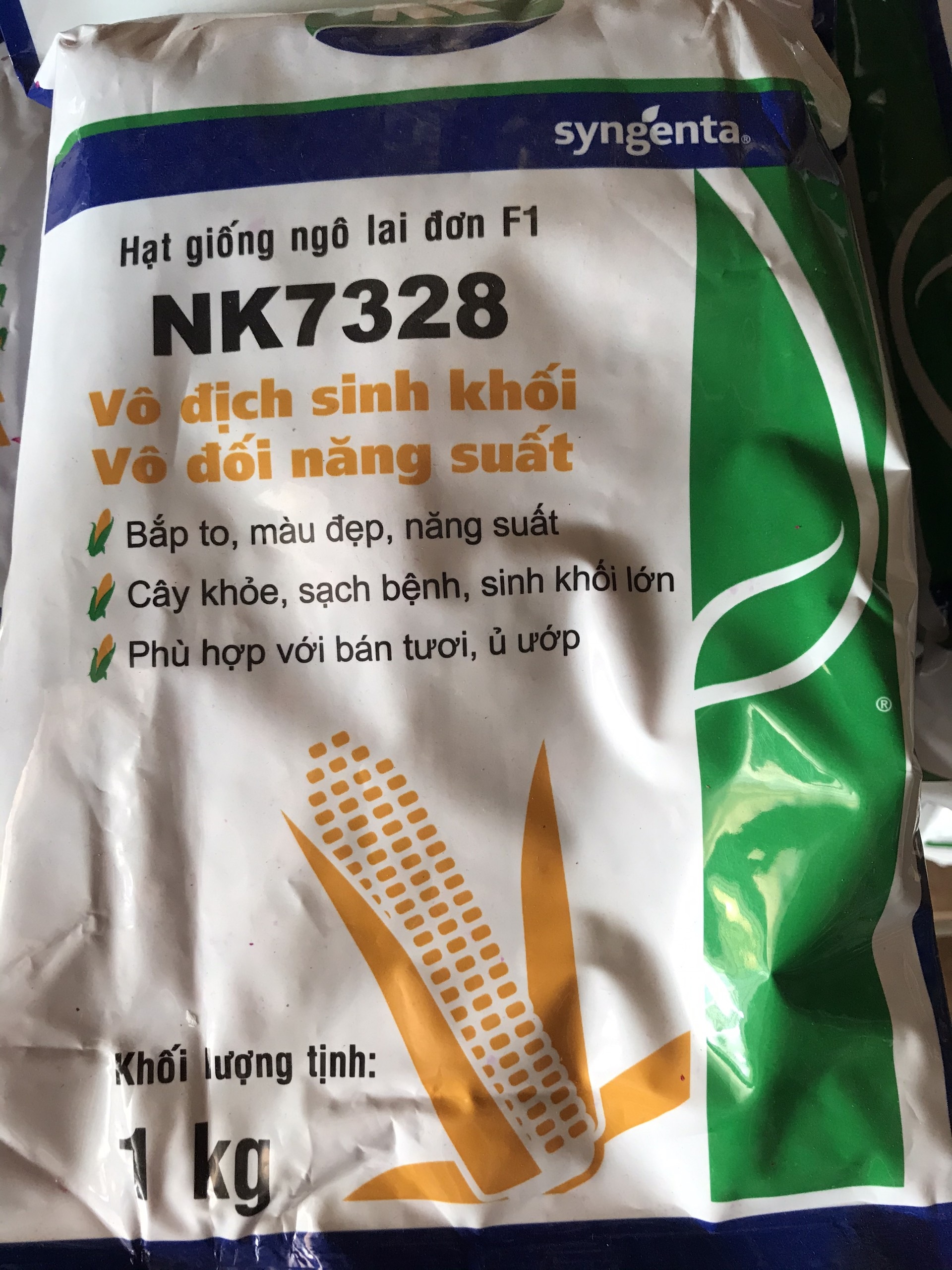 Hạt giống bắp lai nk7328