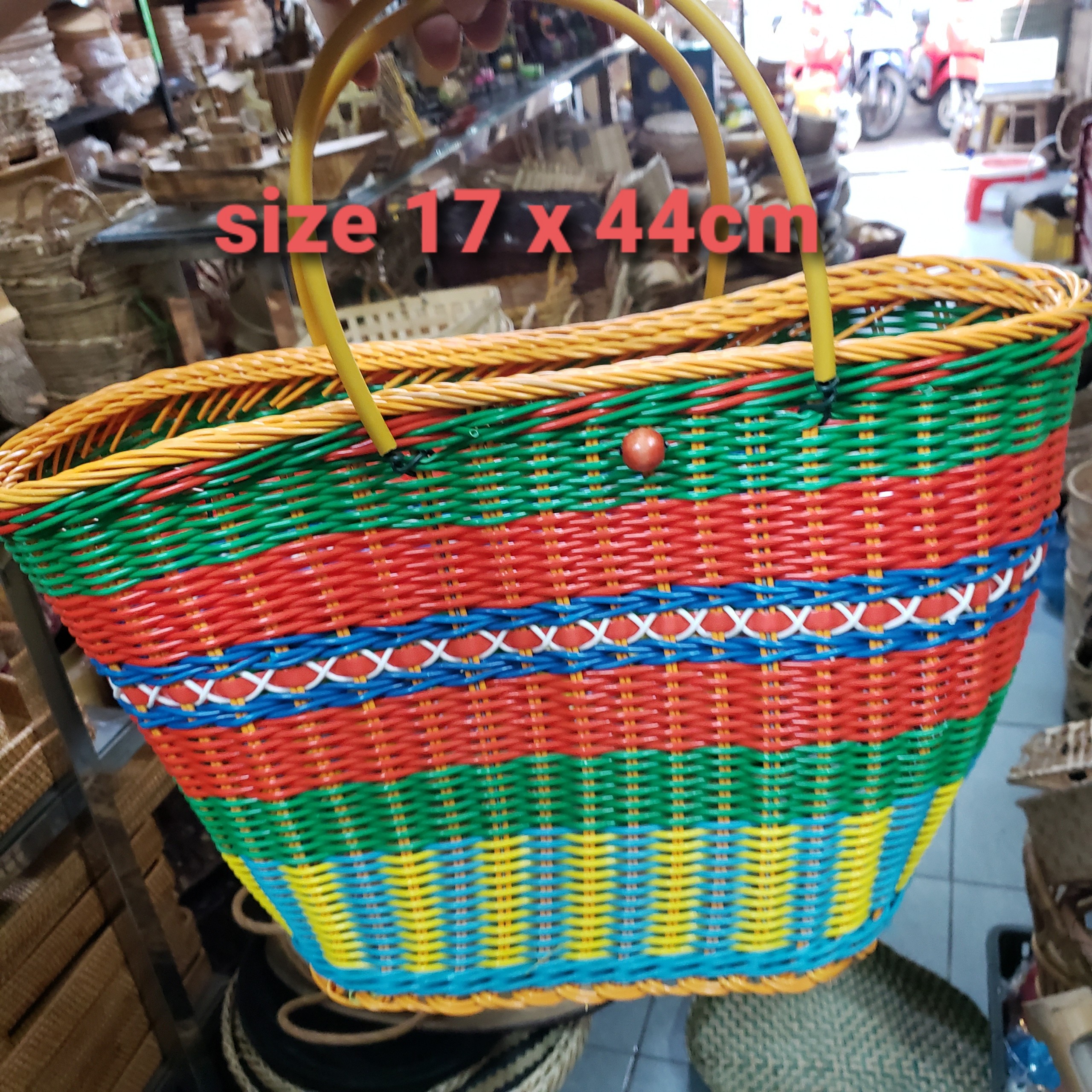 Giỏ gà chó , mèo , gà