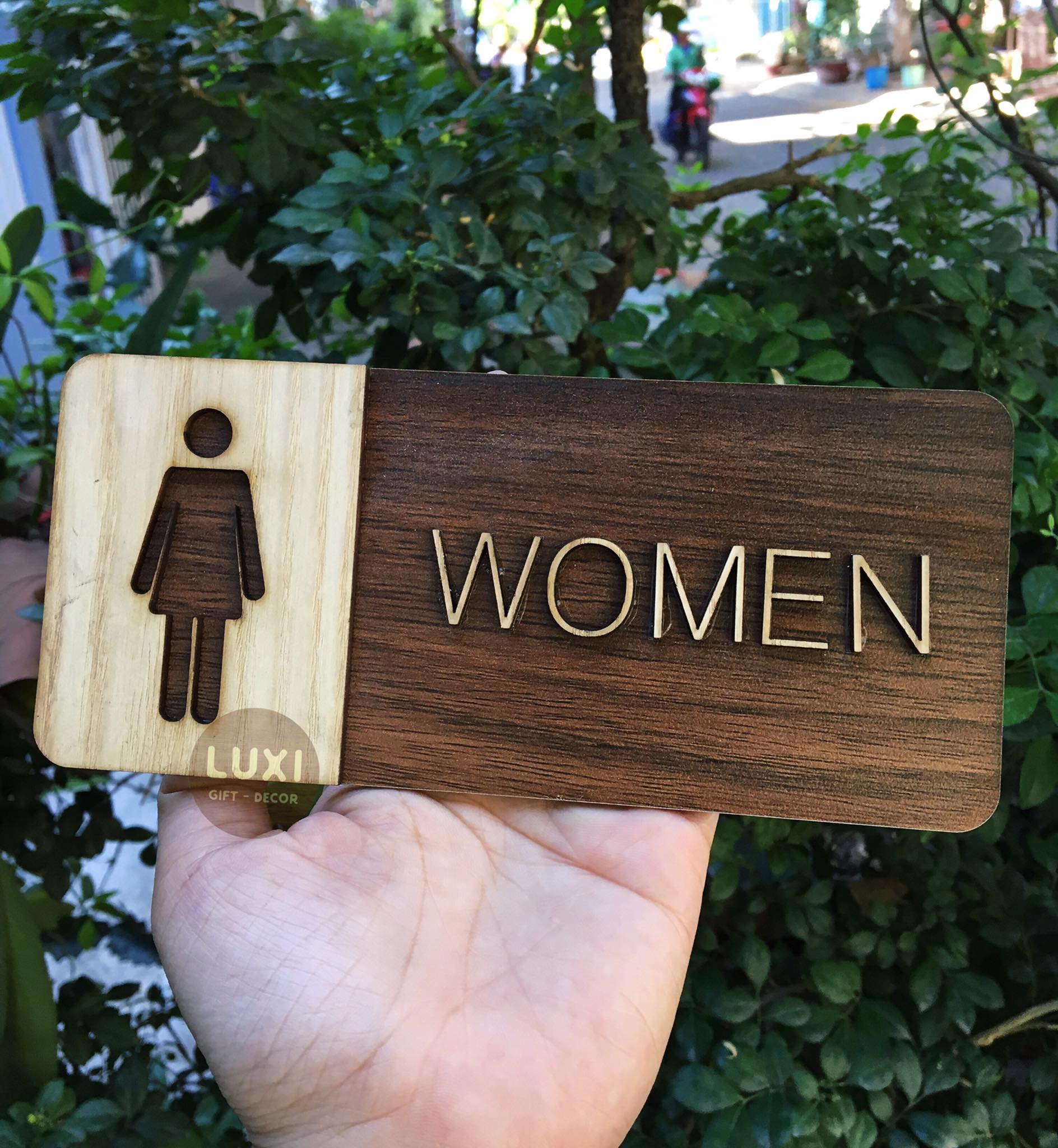 1 cặp bảng gỗ WC mẫu 24 Nam - Nữ chữ nổi