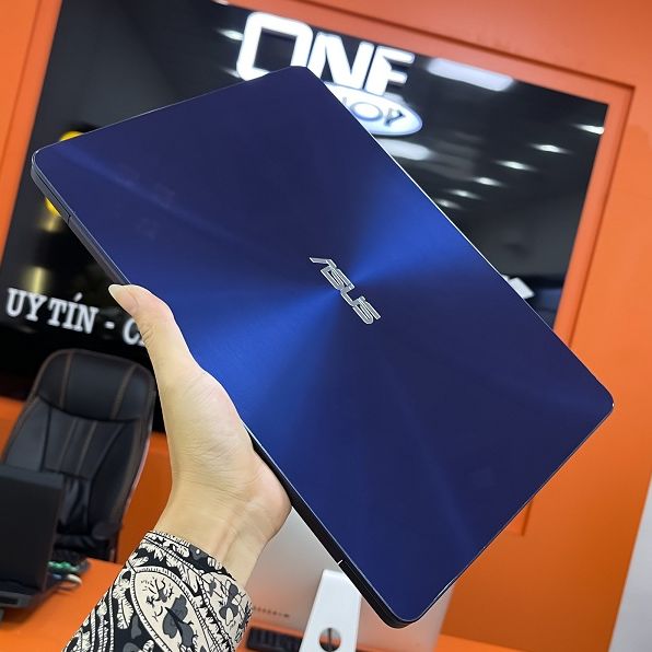 Asus zenbook ux430 core i5 7200u/ ssd 512gb/ màn hình 14 inch tràn viền full hd 1080p .