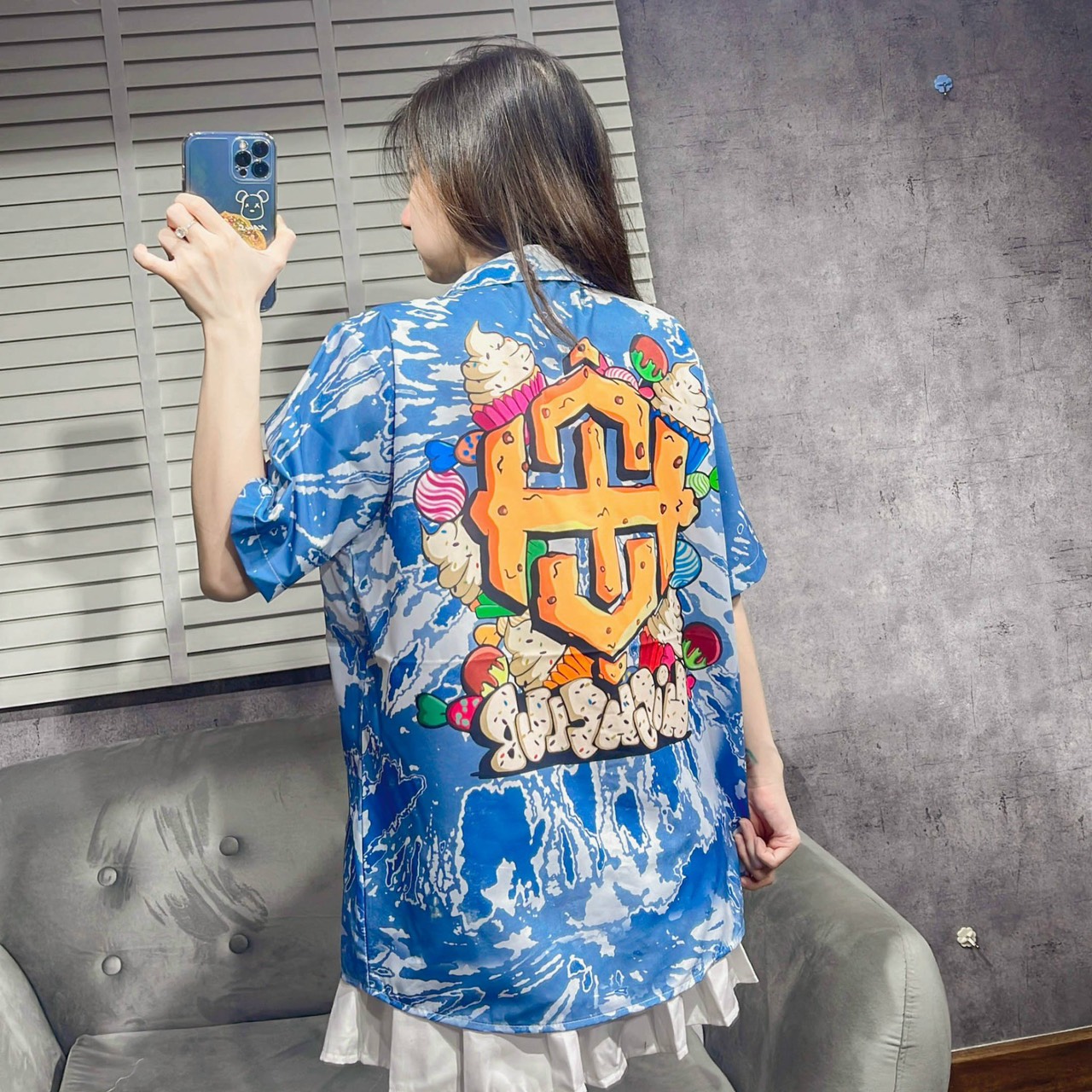 [HCM]ÁO SƠ MI NAM NỮ KHOÁC NGOÀI LOANG XANH HC BÁNH KẸO CHẤT KATE TAY LỠ LỤA MÁT MẺ NĂNG ĐỘNG