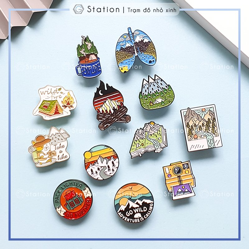Pin cài áo du lịch về vùng núi đầy màu sắc - GC096