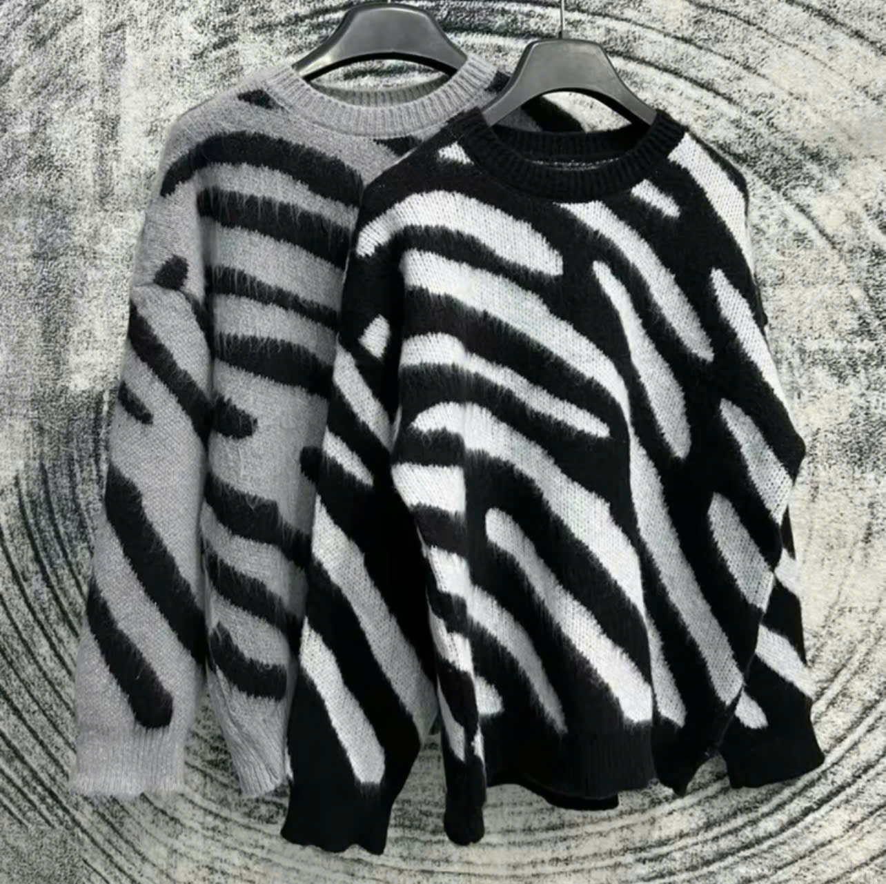 Áo len vằn nam nữ unisex form oversize họa tiết lông ngựa vằn chất liệu len phong cách thời trang
