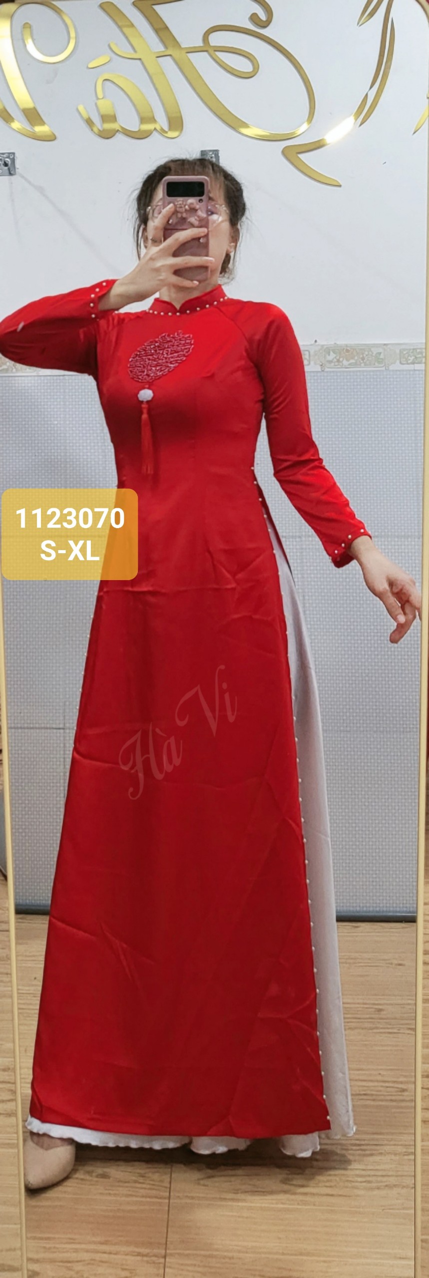 Áo dâu chất nhung và lụa đính ngọc
