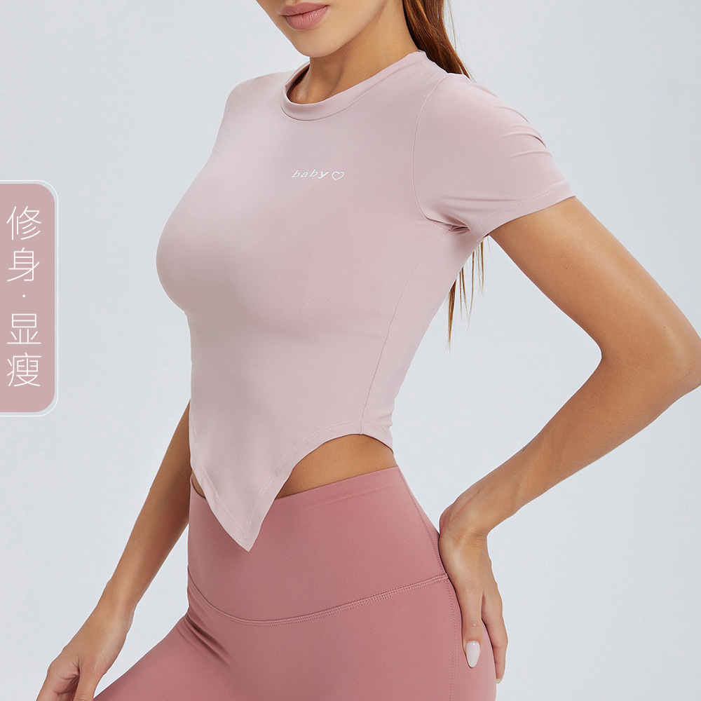 【HOT】 Mới Màu Đỏ ins Phong Trào Chữ Cái T Áo Phông Trang Phục Yoga Tôn Dáng Gầy Ôm Sát Cho Nữ Áo Tập Thể Dục Chạy Bộ Thiết Kế Viền Tam Giác