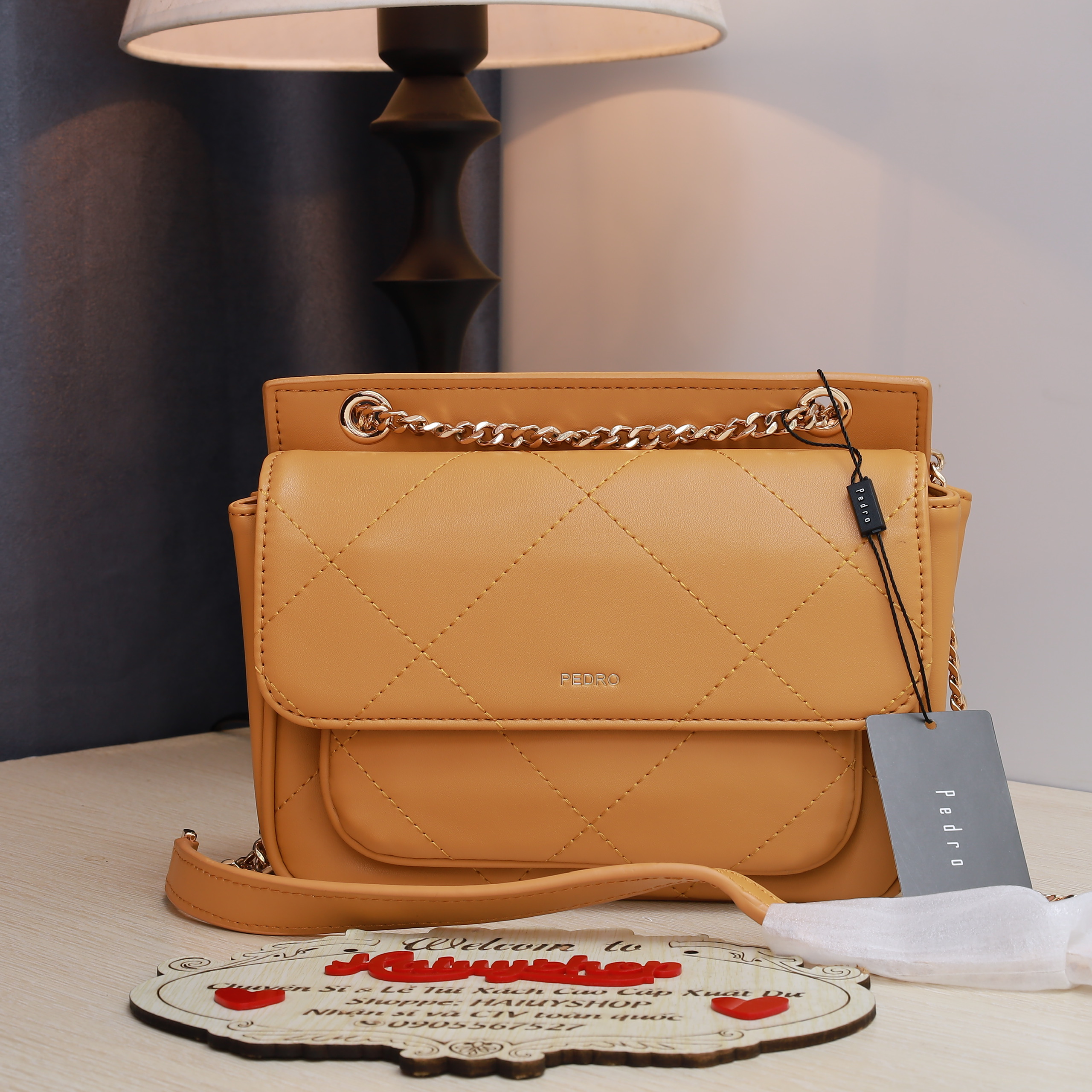 túi xách PEDR0 mẫu mới màu vàng, gạch PW2-76610034 Size (CM) : 21.5 x 16.5 x 9 CM