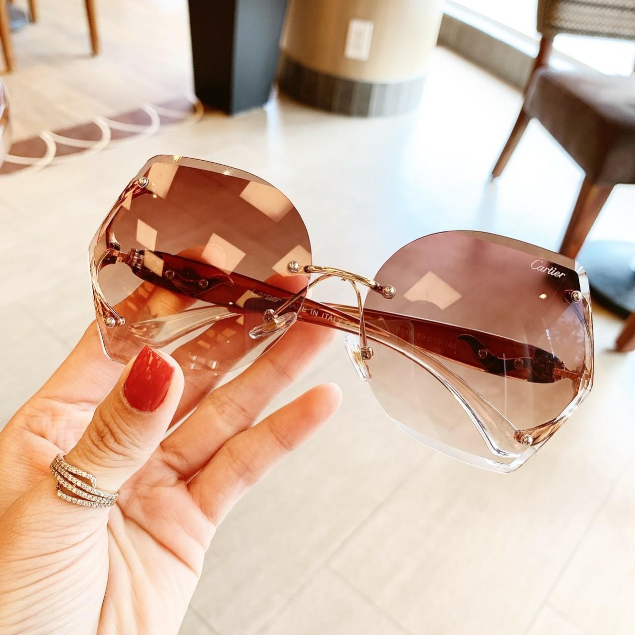 Mắt kính hồ ly nữ thời trang