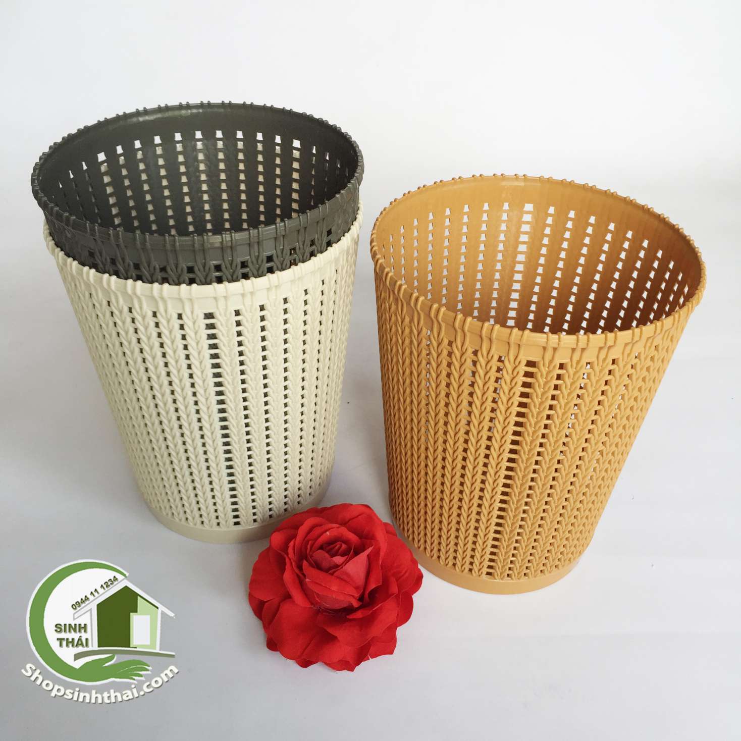 Sọt rác nhựa giả mây đan 25cm x 21cm - giao màu ngẫu nhiên