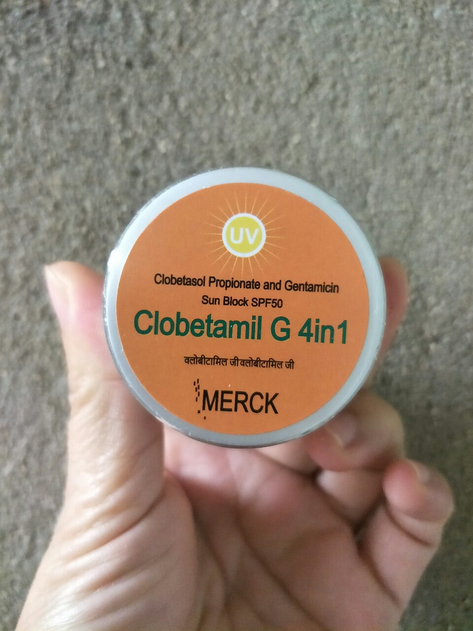 Hủ thủy tinh kem ngày nám clobetamin G