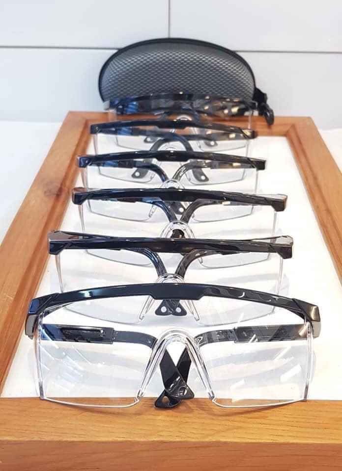 [HCM][Video Thực Tế ] Kính Y Tế Bảo Hộ Chuyên Dụng Chống Dịch Chắn Bụi Và Khói Xe Tuyệt Đối Bảo Vệ Mắt Khỏi Ô NhiễmVirut Corona Vào MắtTránh Các Tác Nhân Gây Tổn Thương Mắt