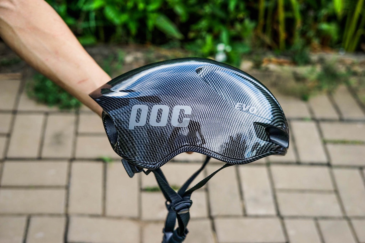 Mũ bảo hiểm thể thao poc evo màu vân cacbon xám tặng kèm túi và hộp