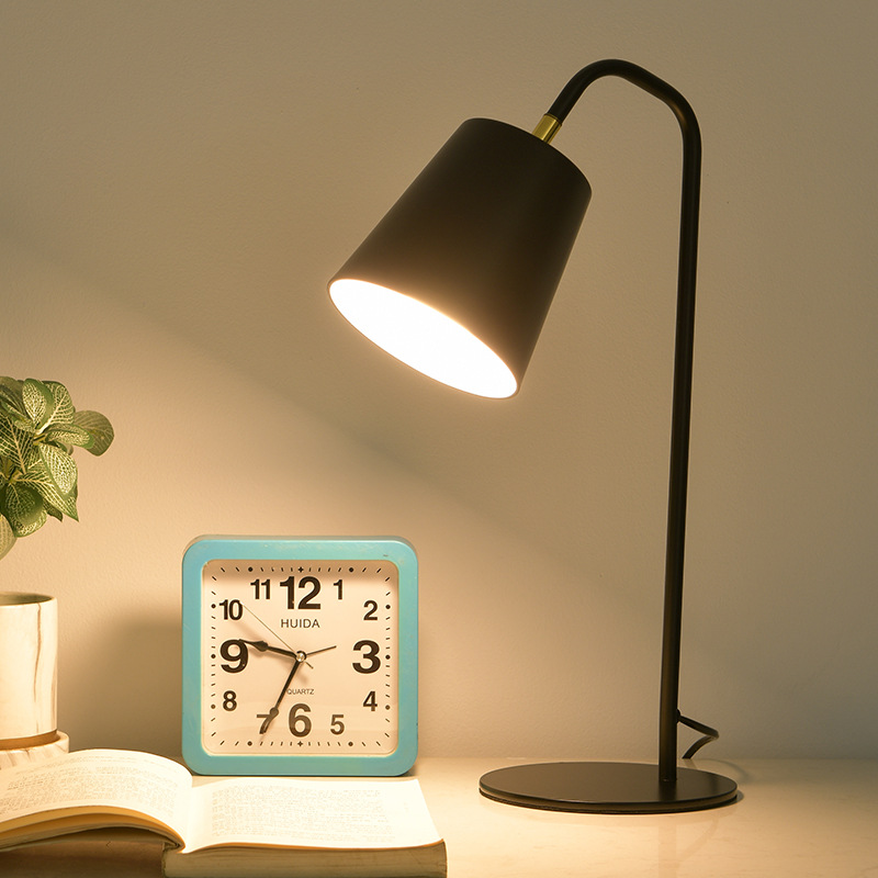 Đèn bàn MONSKY MILOR cao cấp, hiện đại - kèm bóng LED chuyên dụng.
