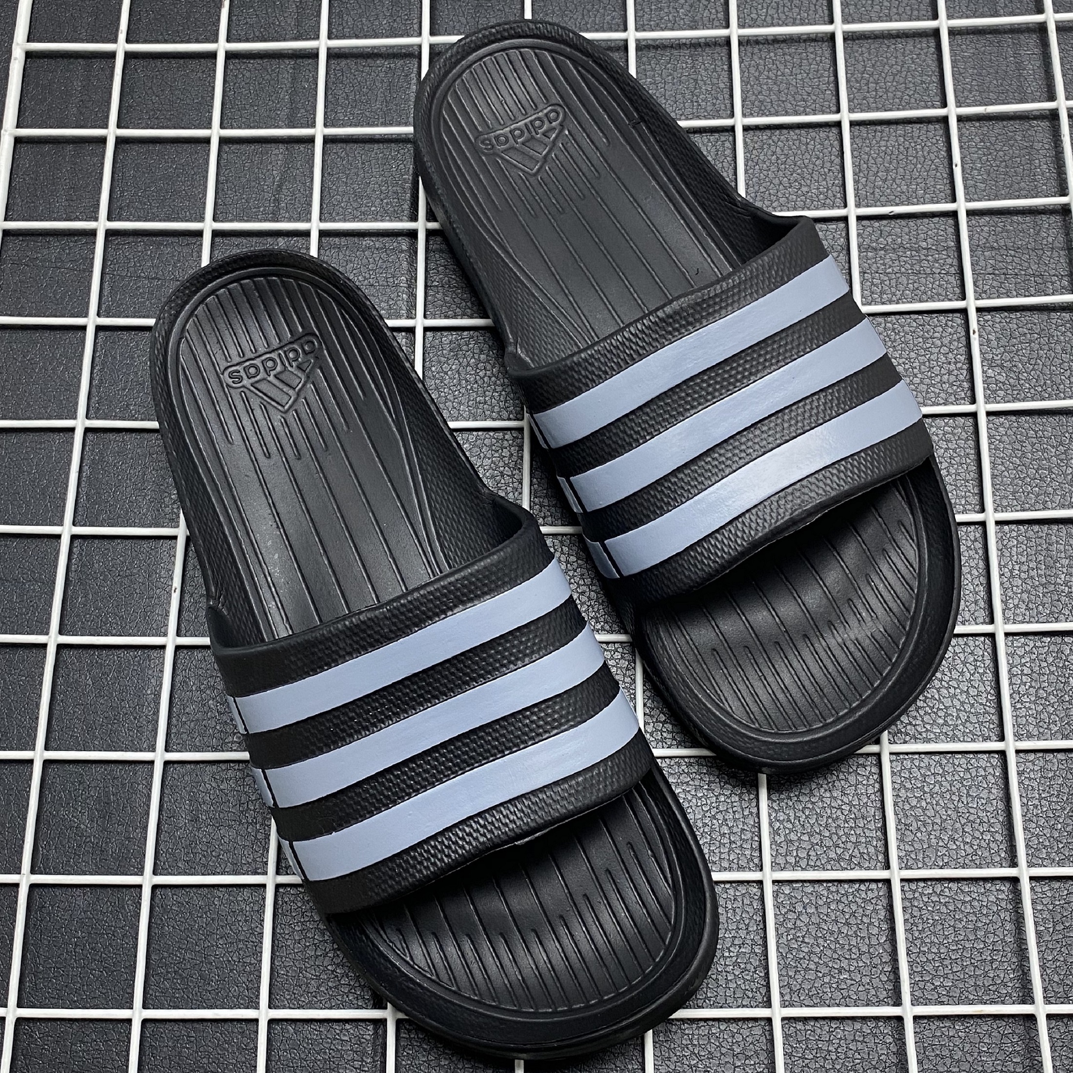 [HCM]Dép Nam Đúc Duramo 3 Sọc Quai Ngang ( Hình Thật ) - Đế Đen Sọc Xám - Dép Quai Ngang 20201009 017