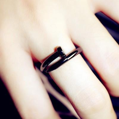 Nhẫn đinh nam nữ thời trang cá tính